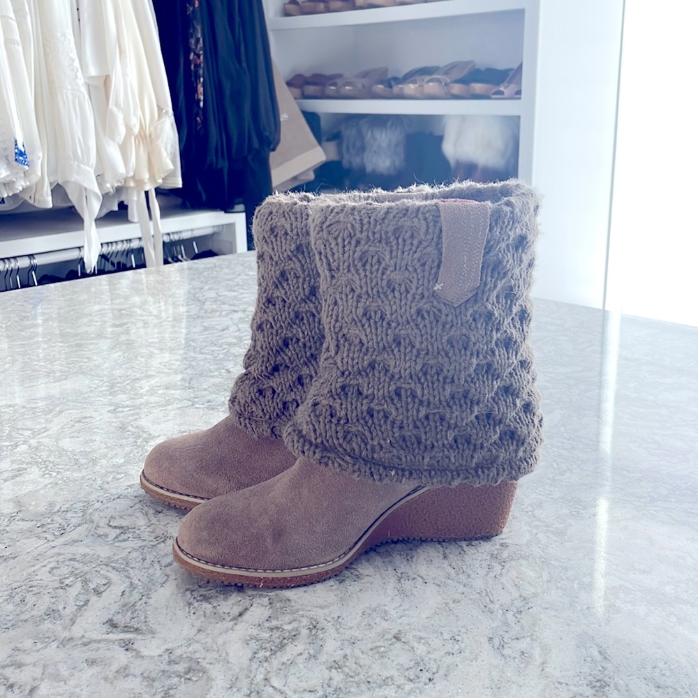 Dr Scholls wedge boots, tan, size 7.5